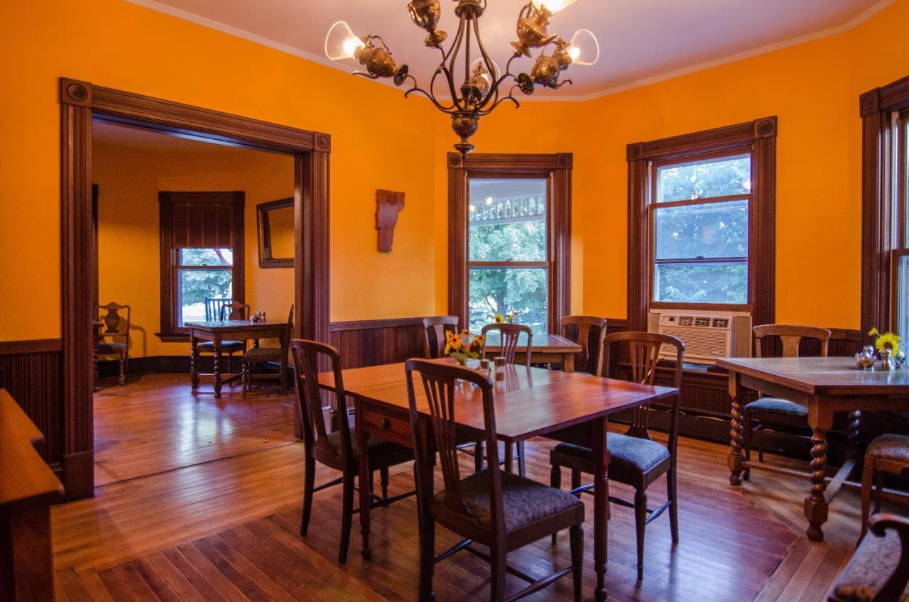 Heart Of The Village Bed & Breakfast In Shelburne Vt Экстерьер фото