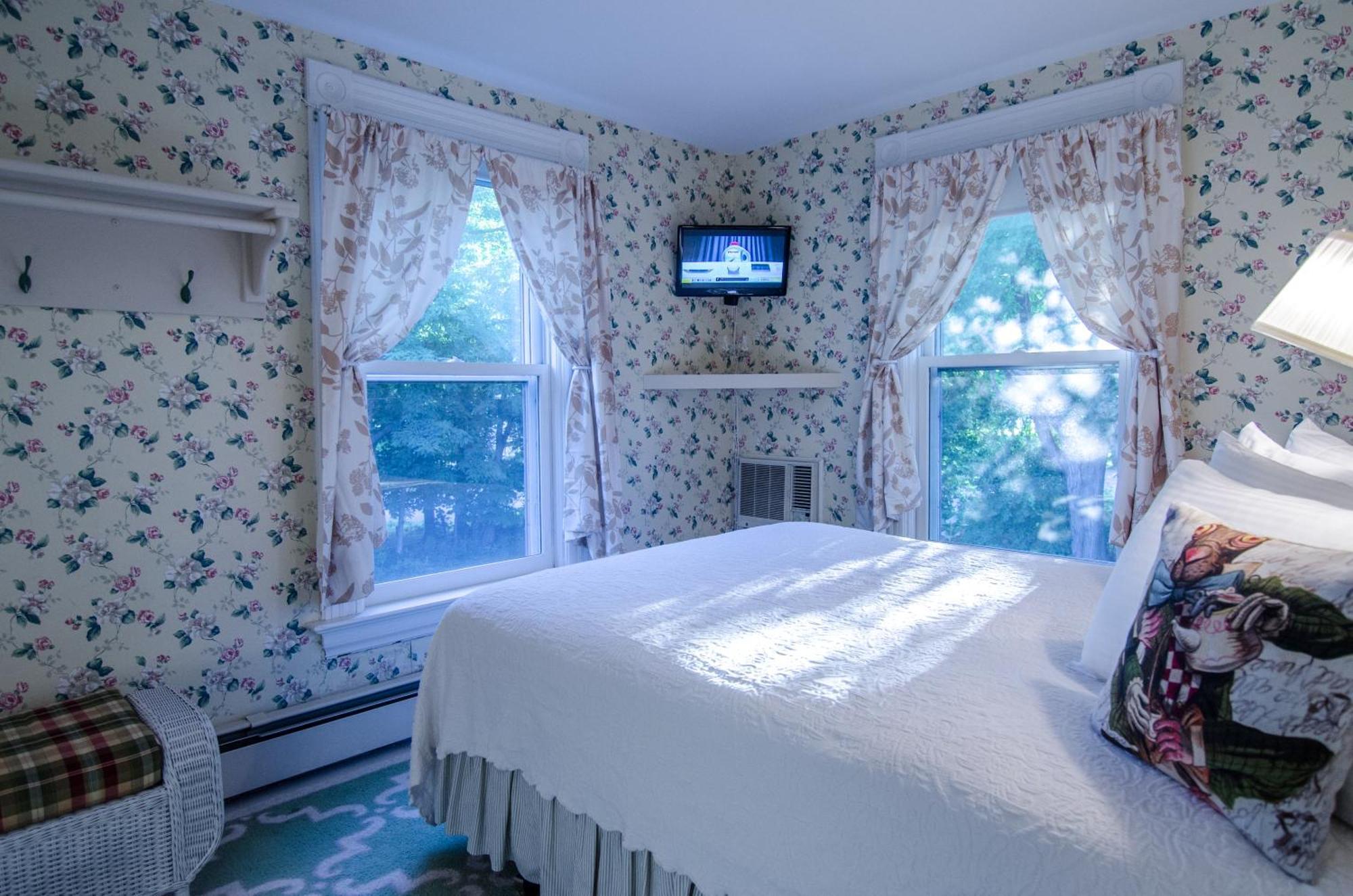 Heart Of The Village Bed & Breakfast In Shelburne Vt Экстерьер фото
