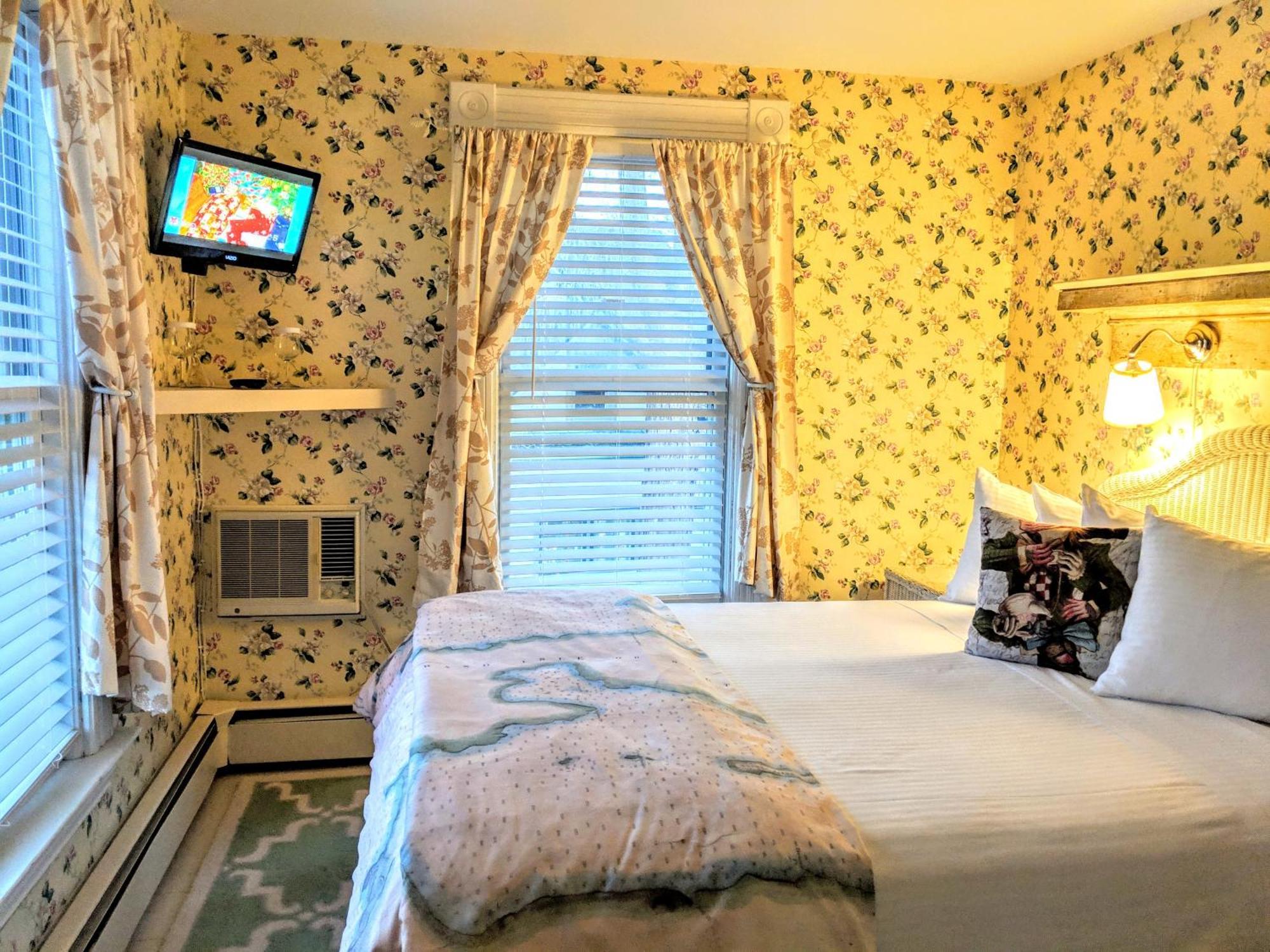 Heart Of The Village Bed & Breakfast In Shelburne Vt Экстерьер фото