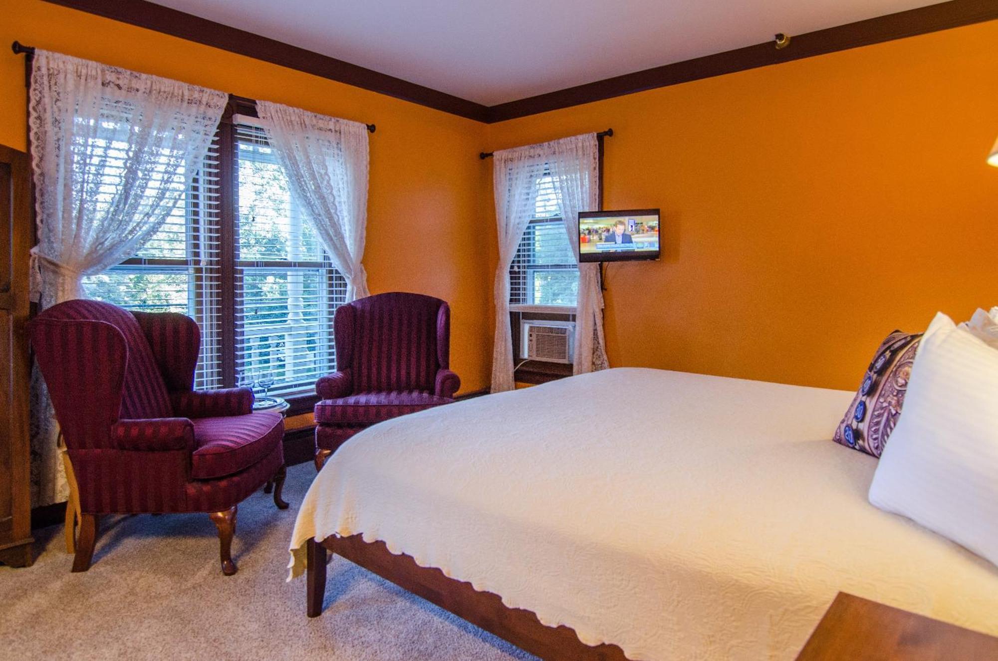 Heart Of The Village Bed & Breakfast In Shelburne Vt Номер фото