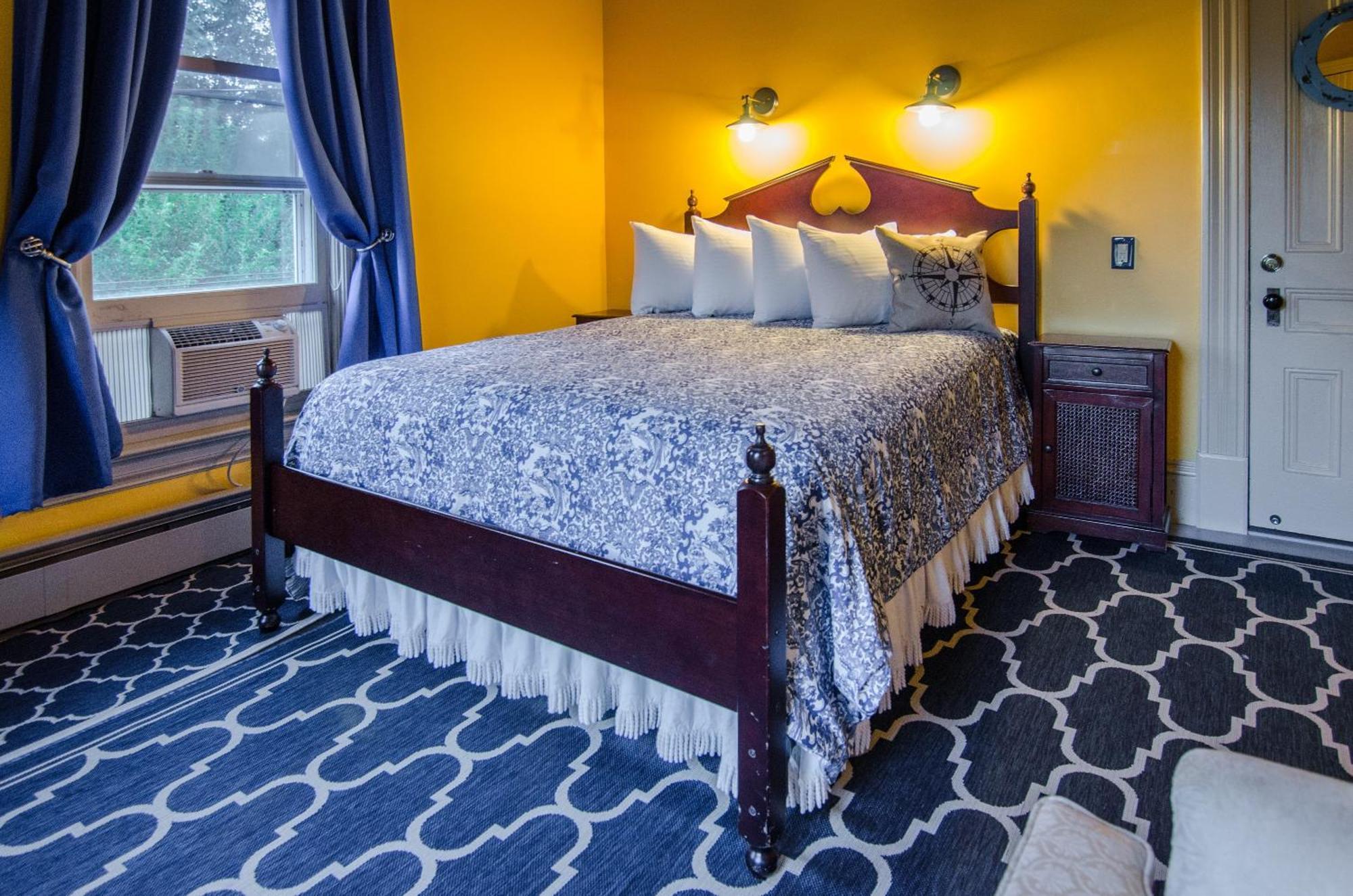 Heart Of The Village Bed & Breakfast In Shelburne Vt Номер фото