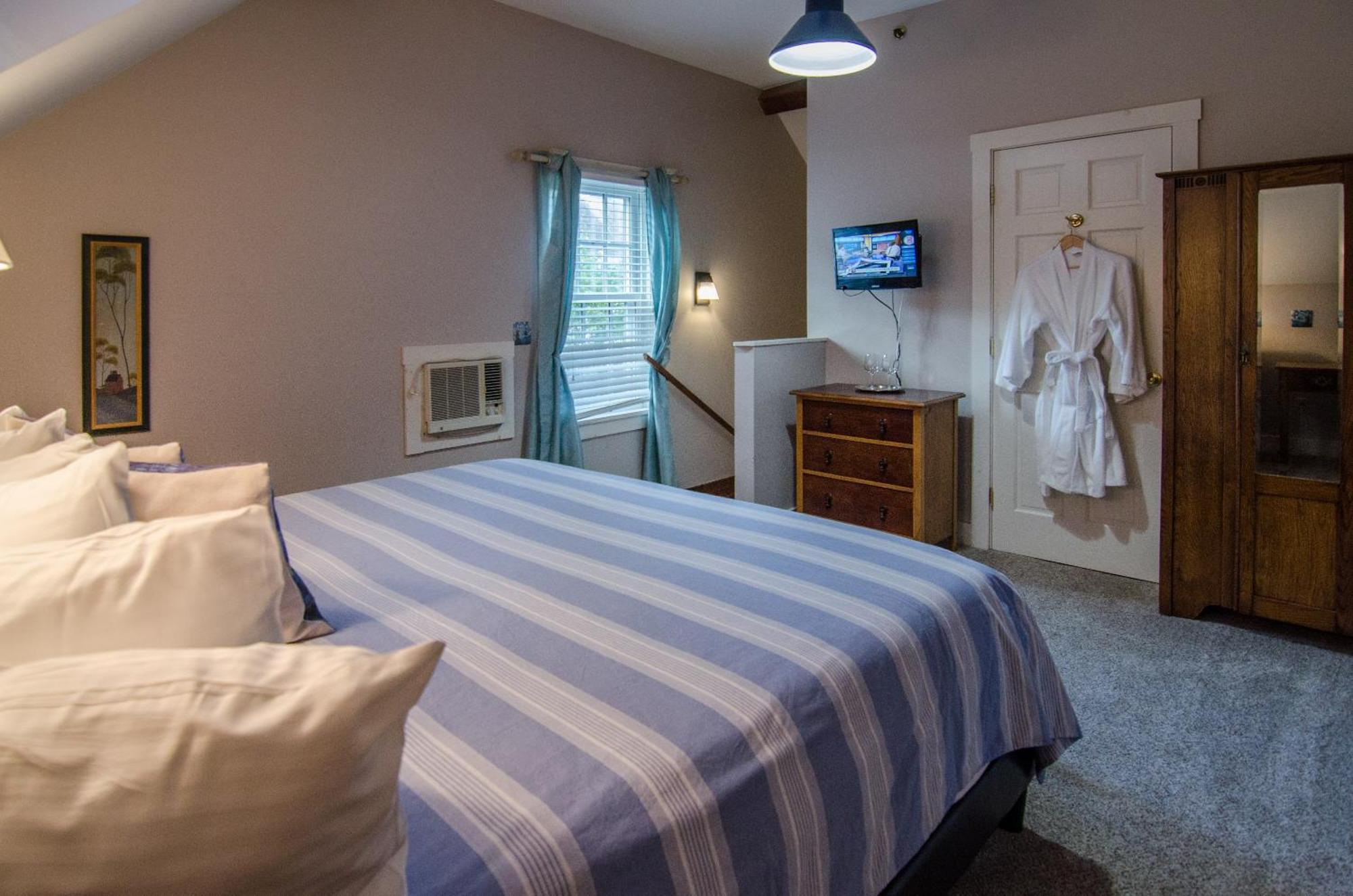 Heart Of The Village Bed & Breakfast In Shelburne Vt Номер фото