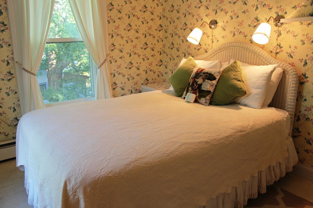 Heart Of The Village Bed & Breakfast In Shelburne Vt Экстерьер фото